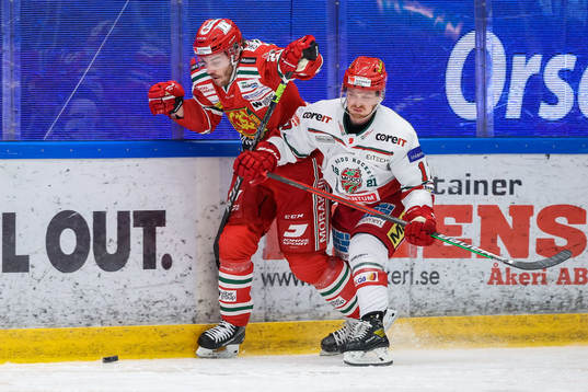 Moras Nils Thomasson och Modos Riley Woods