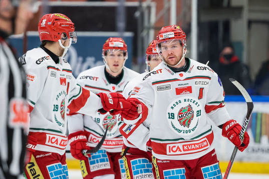 Modos Sebastian Ohlsson jublar