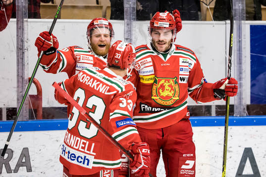 Moras Johan Persson jublar