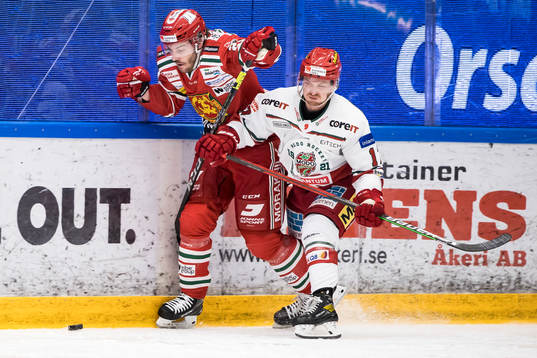 Moras Johan Persson och Modos Riley Woods