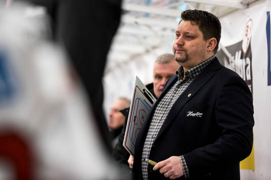 Modos tränare Mattias Karlin
