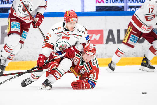 Modos Daniel Mannberg  och Moras Anton Heikkinen