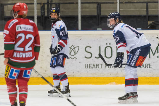 Linköpings Lenka Serdar och Jessica Adolfsson deppar