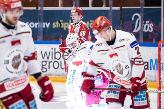 Modos målvakt Tex Williamsson deppar
