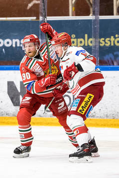 Moras Daniel Ljungren och Modos Riley Woods