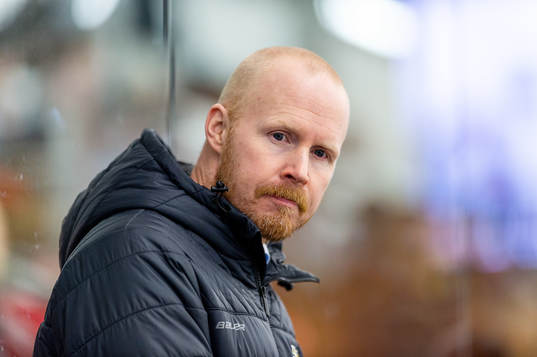 s assisterande tränare Tobias Thermell