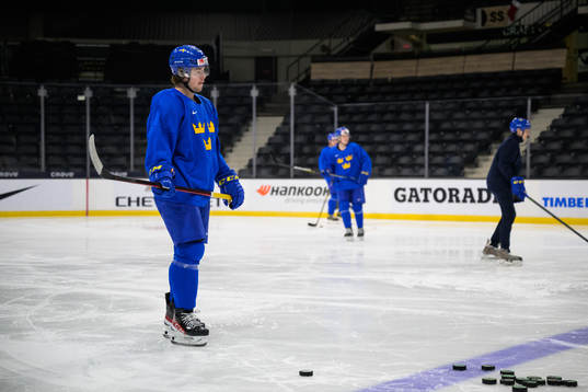 Alexander Holtz of Sweden at a training session