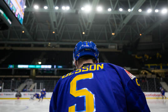 Anton Olsson of Sweden at warm-up
