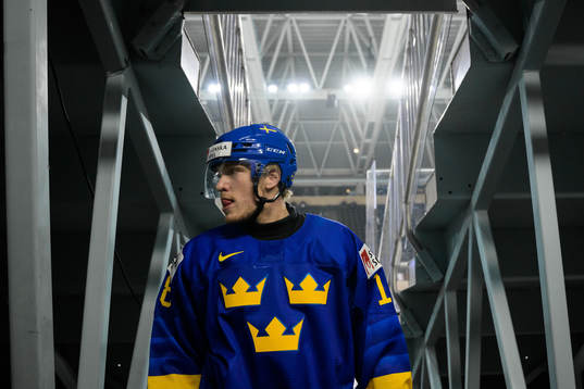 Zion Nybeck of Sweden leaving warm-up