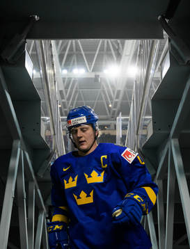Emil Andrae of Sweden leaving warm-up