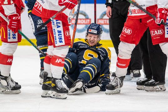 Södertäljes Brett Pollock har ont