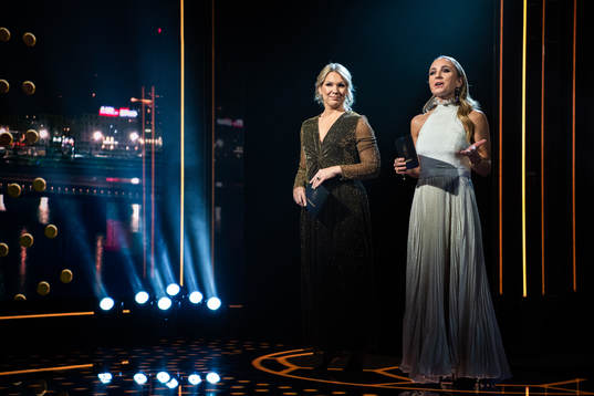 Programledare Anna Brolin och Frida Nordstrand