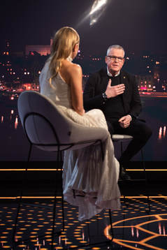 Programledare Frida Nordstand och Janne Andersson,