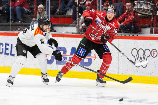 Brynäs Simon Bertilsson och Örebros Rodrigo Abols