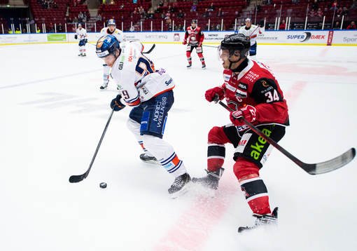 Växjös Pontus Holmberg och Malmö Redhawks Carl Söderberg