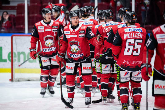 Malmö Redhawks Matias Lassen jublar med lagkamrater