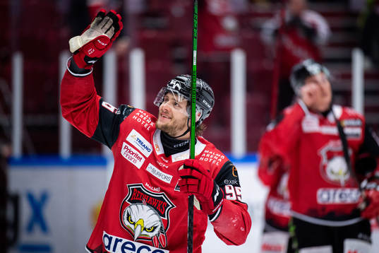 Malmö Redhawks Carl Persson jublar