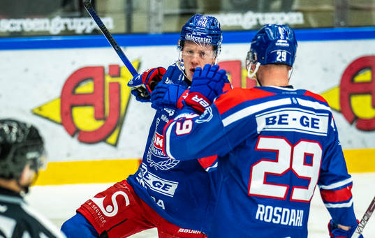 Oskarshamns Fredrik Olofsson jublar