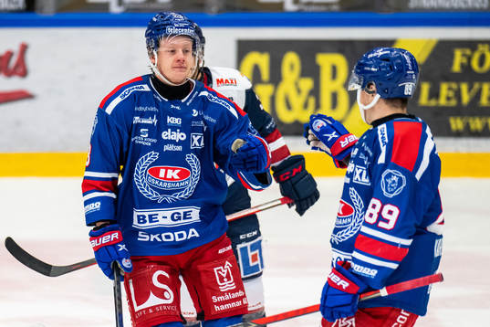 Oskarshamns Fredrik Olofsson jublar med Patrik Karlkvist