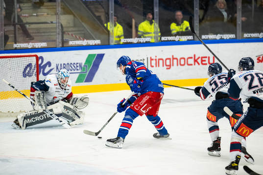 Linköpings målvakt David Rautio och Oskarshamns Joakim