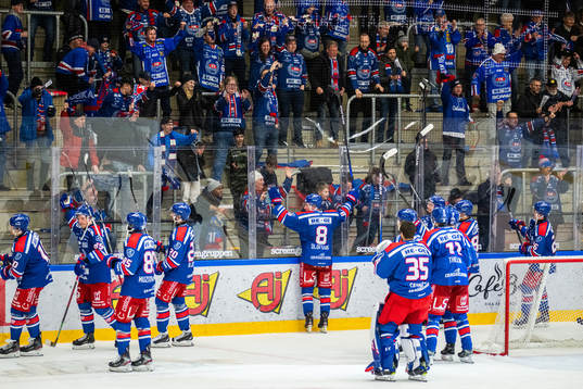 Oskarshamns spelare jublar