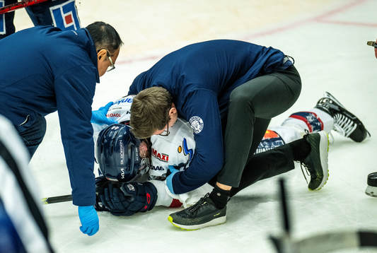 Linköpings Jonas Junland har ont