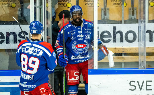 Oskarshamns Patrik Karlkvist och Daniel Muzito-Bagenda i