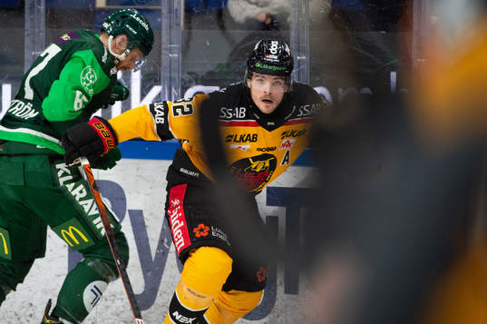 Färjestads Pontus Widerström och Luleås Oscar Engsund