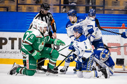 Rögles Mattias Sjögren och Leksands Matt Caito