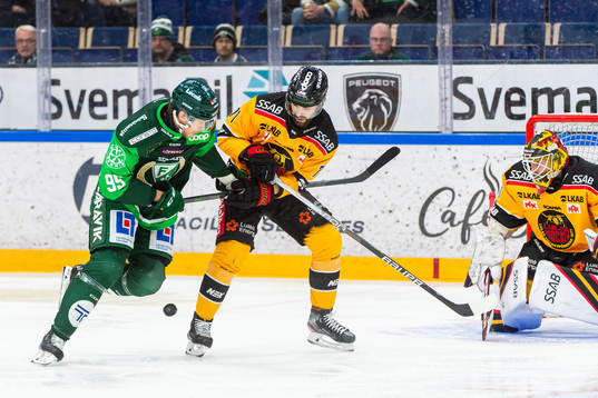 Färjestads Jacob de la Rose och Luleås Linus Fröberg