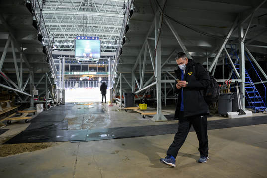 Head coach Tomas Montén of Sweden leaves the arena