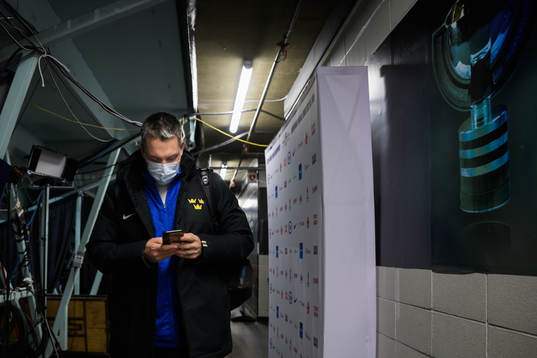 Bläddra bland fler bilder av 2022 IIHF World Junior Championship, day 4, Sweden, morning skate