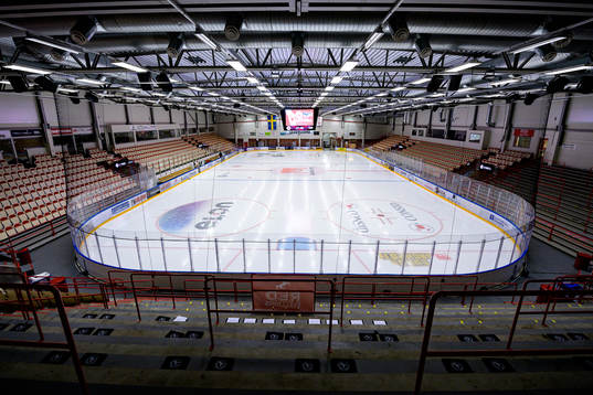 Interiör vy från Ljungby arena före ishockeymatchen i