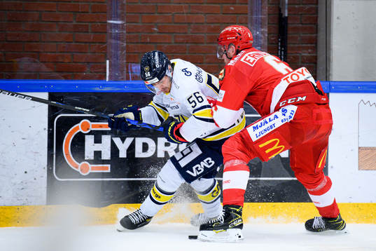 s Fredrik Forsberg och Troja-Ljungbys  Carl Ernstig