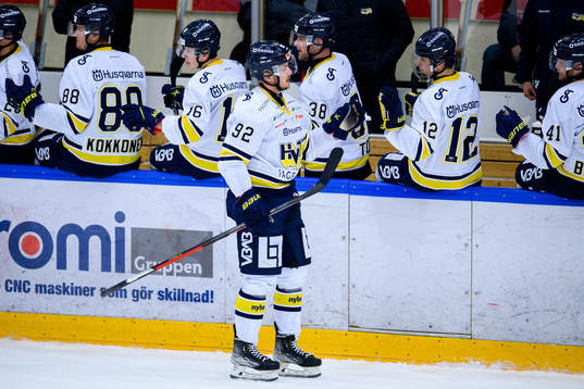 s Pontus Netterberg jublar