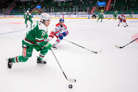 Rögles Tyler Kelleher och Oskarshamns Jonas Engström
