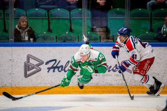 Rögles Oskar Stål Lyrenäs och Oskarshamns Johan Johnsson