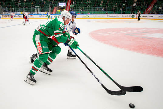 Rögles Oskar Stål Lyrenäs och Oskarshamns Brian Cooper