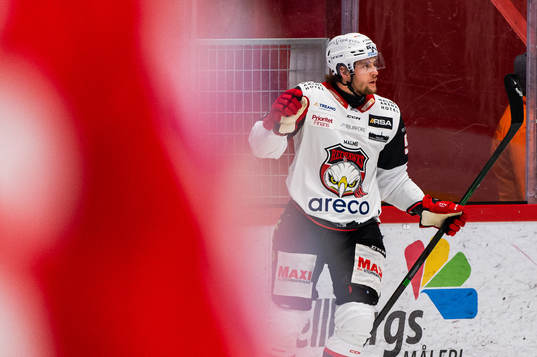 Malmö Redhawks Carl Persson jublar