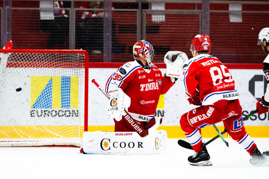 Malmö Redhawks Carl Persson gör 1-4 bakom Timrås