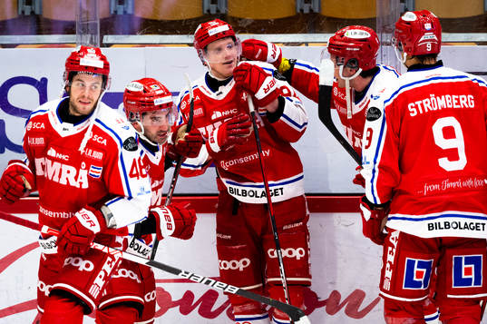 Timrås Sebastian Hartmann jublar