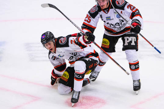 Piteås Victor Edström jublar