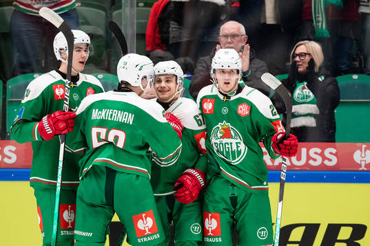 Ryan McKiernan and Leon Bristedt of Rögle celebrate