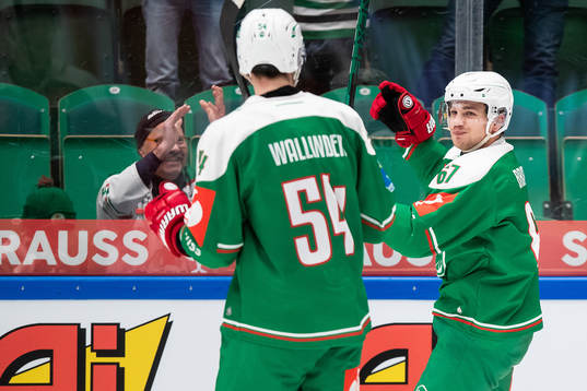 Leon Bristedt of Rögle celebrates scoring 4-1