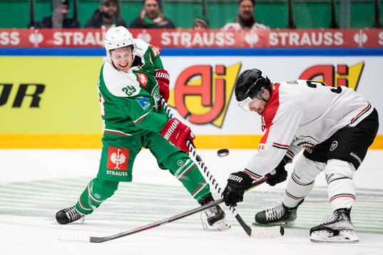 Tyler Kelleher of Rögle and Nicklas Lasu of Frölunda