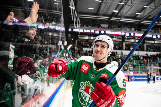 Ryan McKiernan of Rögle celebrates