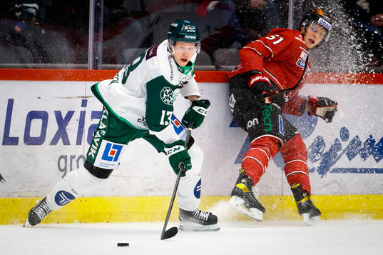 Färjestads Daniel Viksten och Örebros Kristian Näkyvä