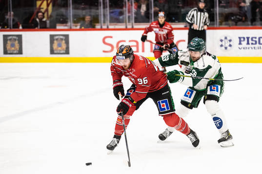 Örebros Robin Kovacs och Färjestads Linus Johansson
