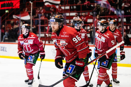 Örebros Robin Kovacs jublar