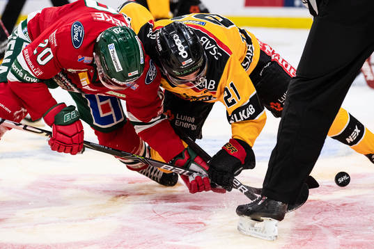 Frölundas Joel Lundqvist och Luleås Juhani Tyrväinen